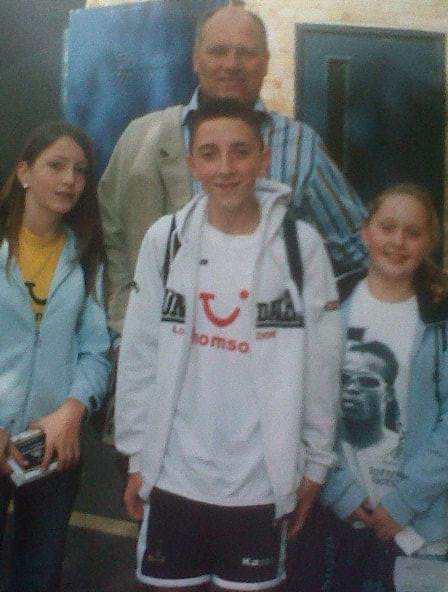 LisaYidetteWHL's tweet photo. Just found this one too! Then & now, & my 3 now adult Children, with Martin Jol at #whlโค Where do the years go? Another memory from the @martinjol days at #Spurs @SpursOfficial #martinjol
Such a lovely guy when we met him way back when. Obv I am not in pic 1, as I took it! ๐ https://t.co/uGuqq1A80k