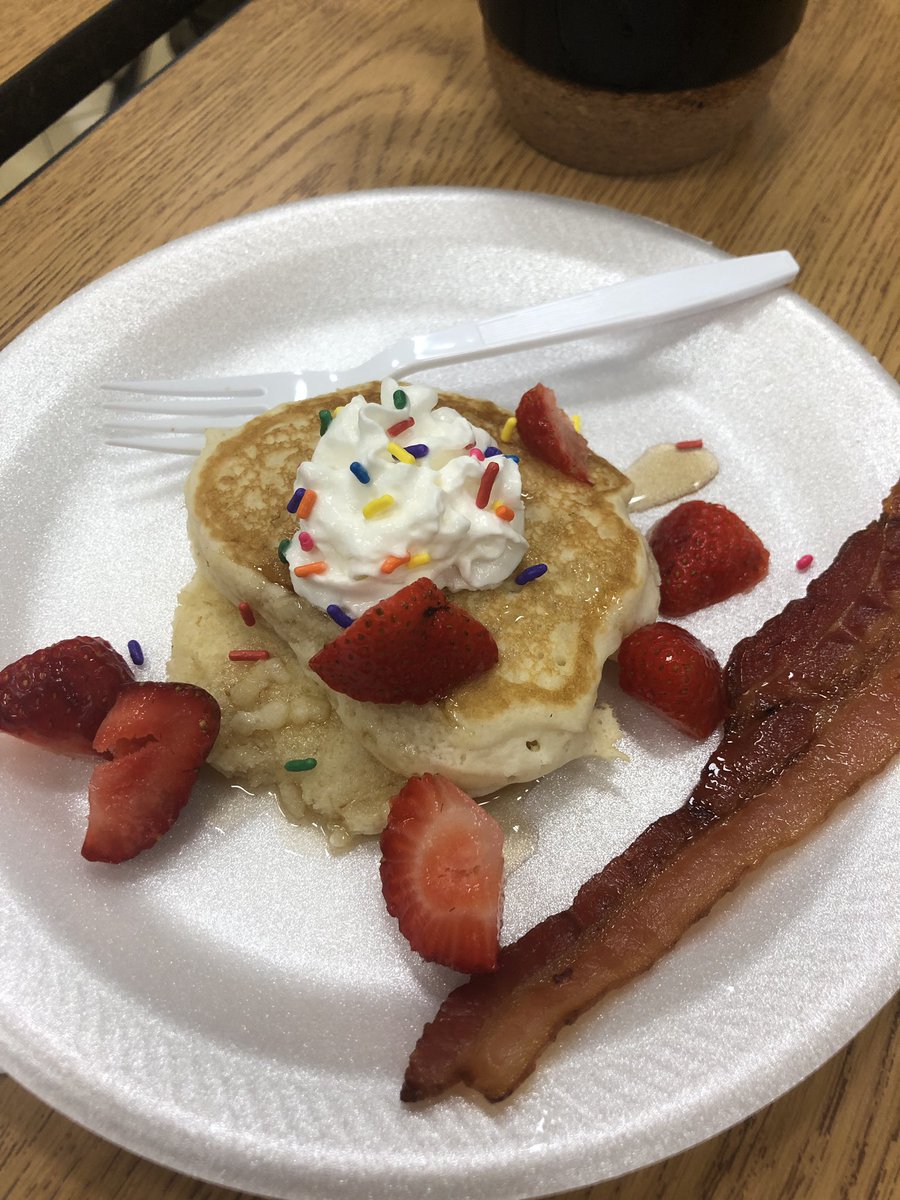 Happy Friday! Thanks <a href="/Mr_Johnson1906/">Reshaud Johnson, M.Ed</a> <a href="/CatADillingham/">Cat Dillingham</a> and others for the delicious breakfast to end the week!
