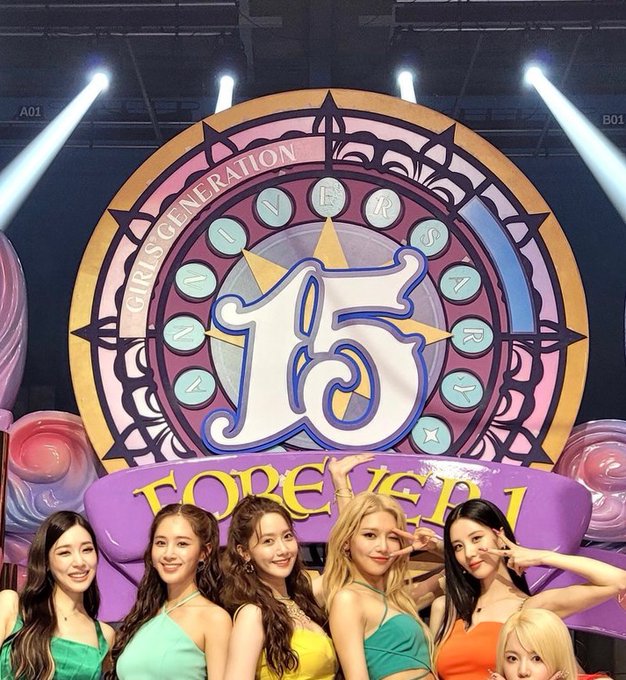 Sm 少女時代15周年のロゴとディズニーのロゴが酷似 盗作疑惑が浮上 Rissblog K Pop情報
