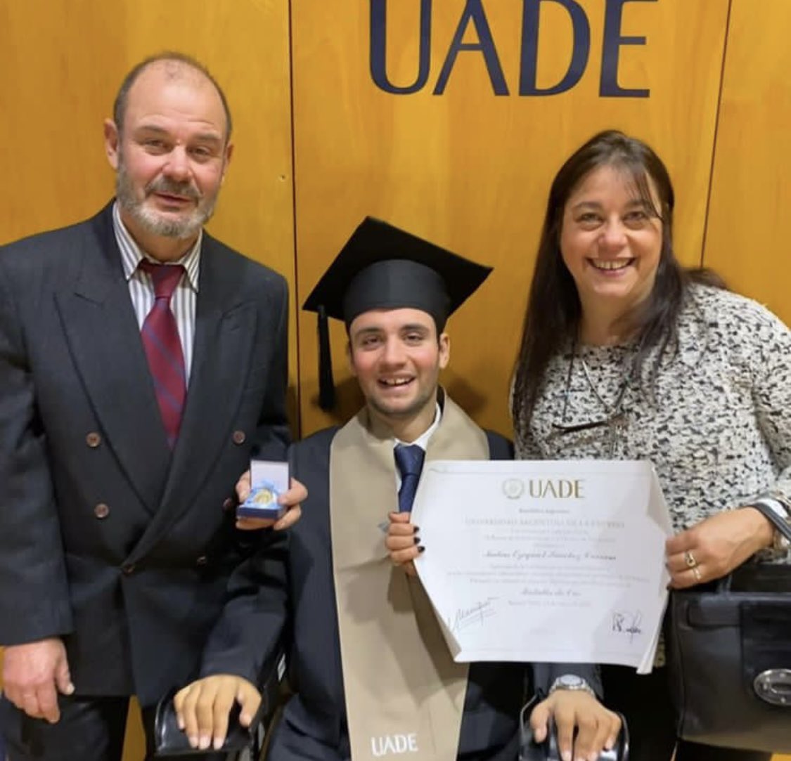 <a href="/matisanchezcn/">Mati Sanchez⚓</a> que orgullo!!!!

No dejes de seguir creciendo. 
Felicitaciones amigo.

Esto recién empieza