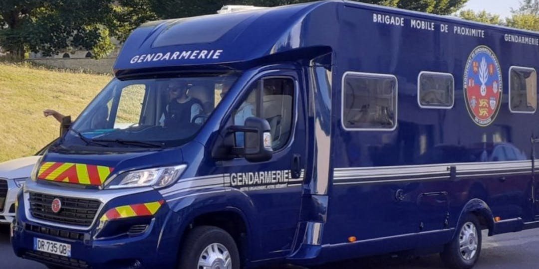 En été, les gendarmes ne sont pas seulement sur le bord des routes, ils sont aussi dans des camping cars lessor.org/operationnel/l…