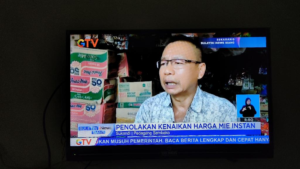 SamOliverButar's tweet photo. Kenapa #mieinstan harus dinaikan lagi??? Ga puas kalian mengatur minyak goreng aja? https://t.co/j6UMxtTyvC