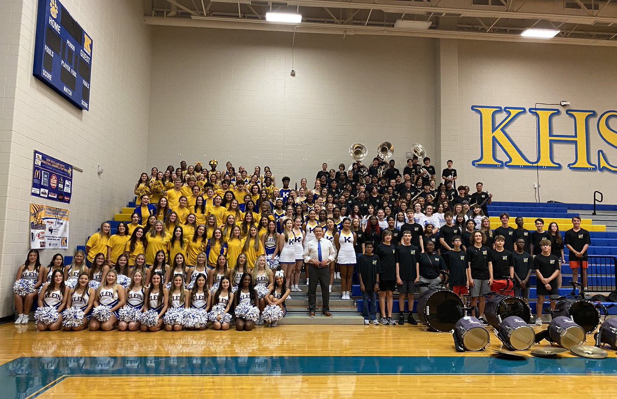 KleinISDChelsea's tweet photo. A big thank you to @KleinHigh alum @AdamWinkABC13 & Angel from @abc13houston for the awesome back to school coverage! #kleinfamily #kleinthirdday https://t.co/CI4aQbfHFD