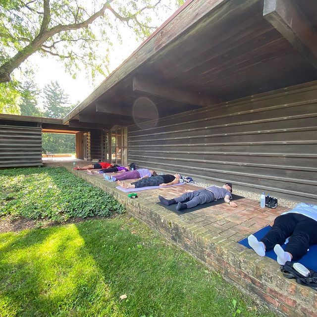 Could the weather be any more perfect Saturday morning for yoga in the breezeway at the Schweikher House? Details and registration schweikherhouse.org/events

#paulschweikher #paulschweikherhouse #hathayoga #yoga #midcenturymodern #museumyoga #housemuseum #yogaworkshop #meditation