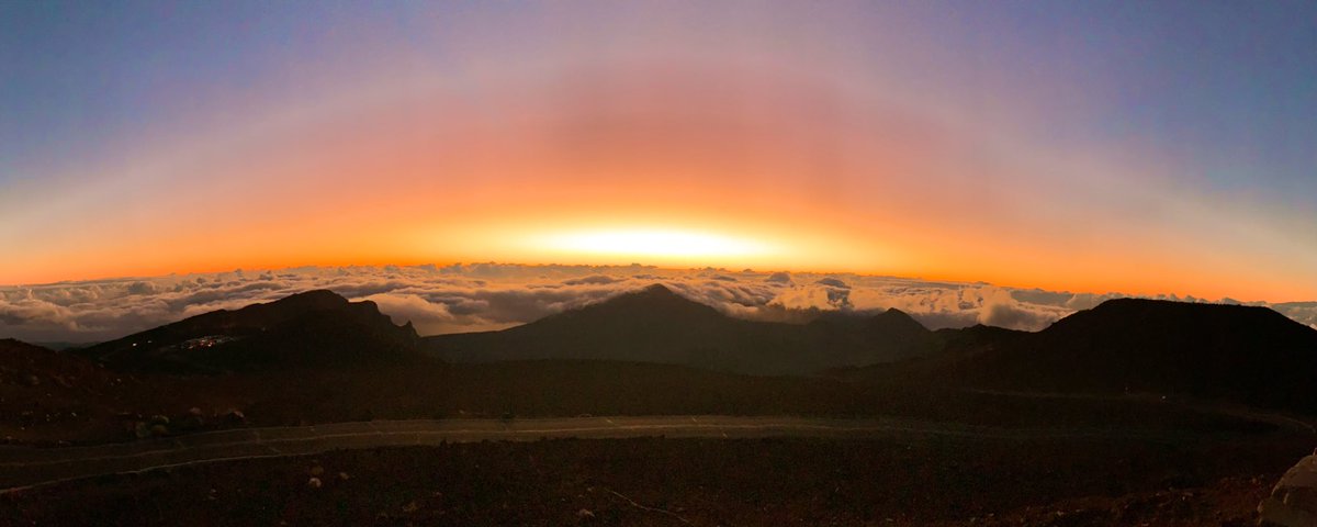 sarahamandaali's tweet photo. The most beautiful sunrise 

📍Haleakala Summit https://t.co/WWt4yVXX8t