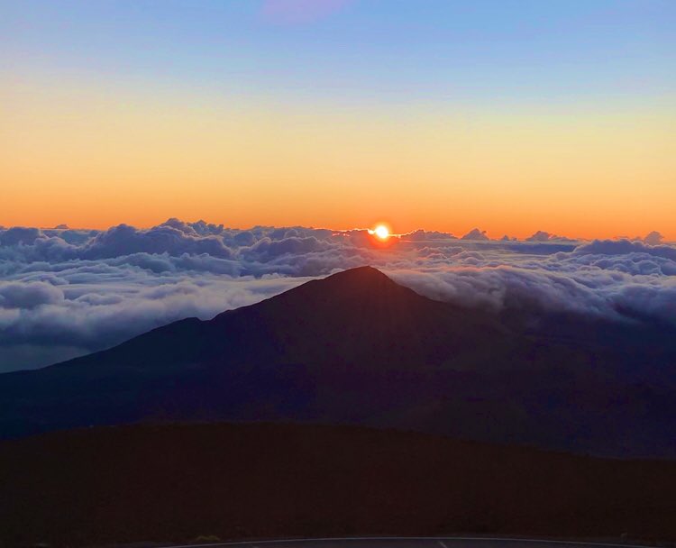 sarahamandaali's tweet photo. The most beautiful sunrise 

📍Haleakala Summit https://t.co/WWt4yVXX8t