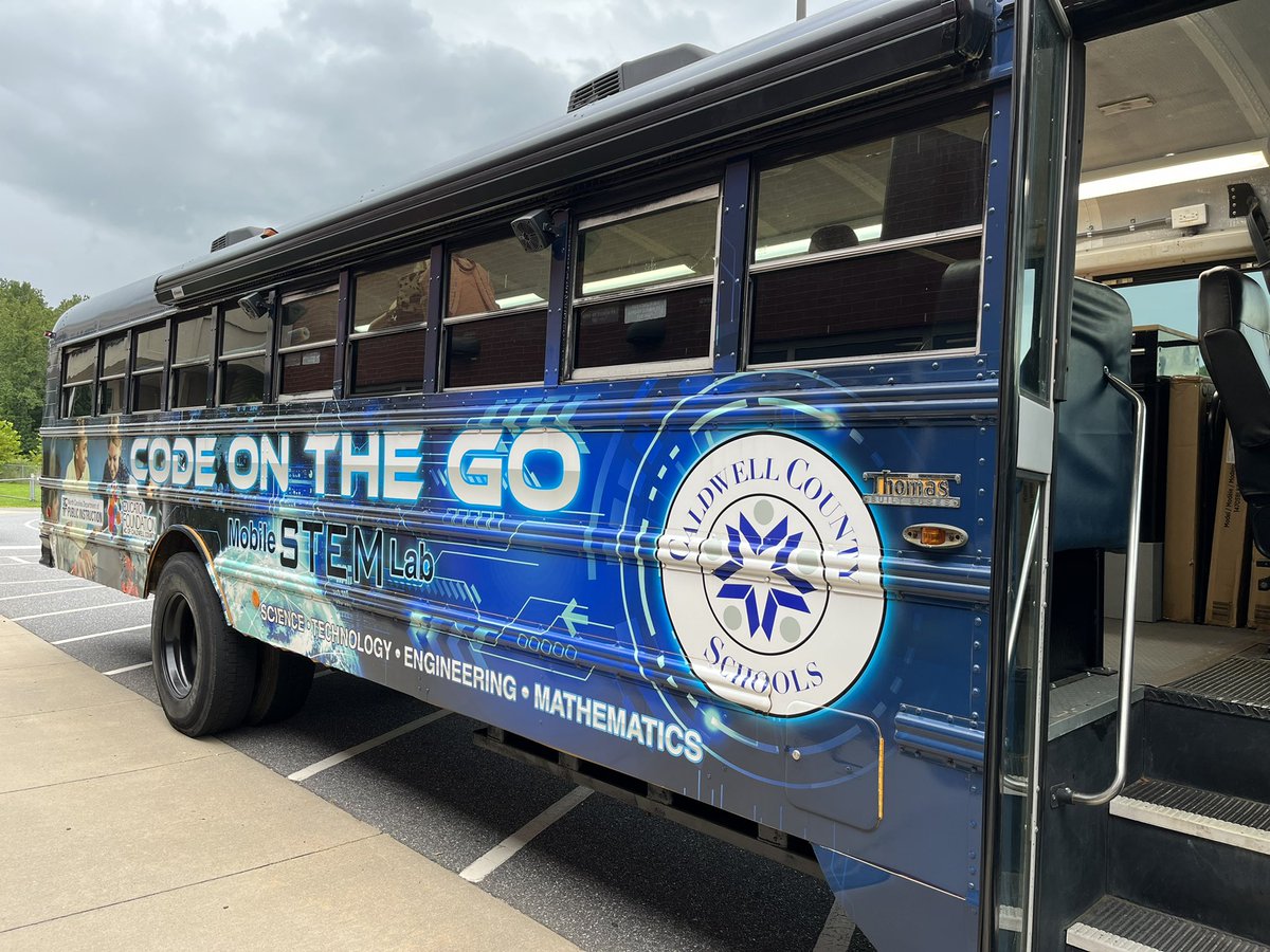 kcollazo's tweet image. Check out this amazing repurposed bus! ๐Teachers have been trained to use all the awesome #Robotics and #STEM materials with their students when they reserve it for their school! Way to go @CaldwellVoice ๐๐ #CodeOnTheGo