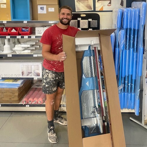 A very happy customer picking up the new Sigma Series 4 Manual Cutter! Don't forget, we are the FIRST and ONLY in the world with this cutter in stock now! Buy now: nctilesandbathrooms.com/sigma-series-4… #tilersuk #thetileassociation #tiler #tile #tilecutter #tilefixer #tilersporn