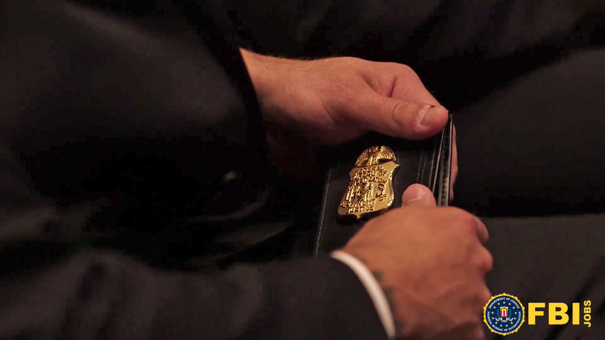FBI_Nashville's tweet image. That moment you receive your badge and creds—one you'll never forget. #FBIJobs #SpecialAgents #AcademyGraduation 

ow.ly/894B50Kh2zr