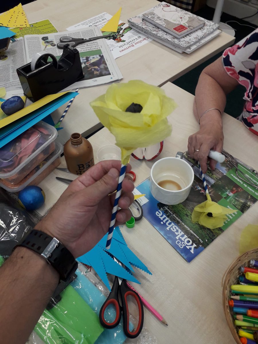 Ukraine Independence day is this month and so of course we wanted to encourage people to celebrate...at all of our sessions this week we have made decorations with new arrivals and also staff... today we trimmed up at Holmfirth Library! ♡♡♡ 🇺🇦 <a href="/kirkleeswelcome/">#Kirkleeswelcomes</a> <a href="/ChristinaSimpk6/">Christina Simpkin</a>