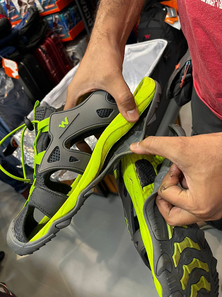 apurva's tweet photo. @wildcrafttweet That’s what happens to brand new trekking sandal Dallas 2.0 During first time use, within 500 m of trek. Warranty policy says no refund! Only replacement or to buy something of same amount. I don’t trust your brand and I don’t want to buy anything from #wildcraft https://t.co/U3xvDX4VDm