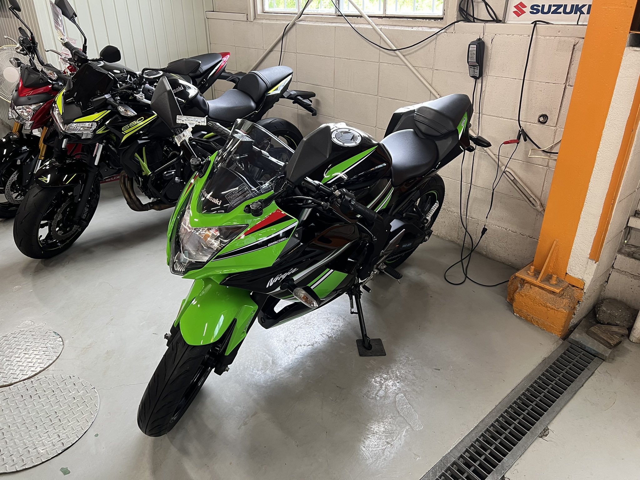 抹茶 バイク乗りとして軽く自己紹介 名前 抹茶 性別 男 年齢 代 住み 愛知 車種 Ksr50 Ninja250sl 予定 身長 172だと思う 好き 車 バイク運転 嫌い 横スレスレを抜いてく車 一言 これから Ninja乗りになるのでよろしくお願いしますm