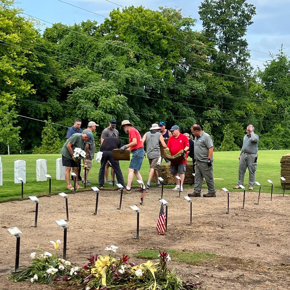 Two weeks ago, 32 MSSA members were given the opportunity to volunteer at the Chattanooga National Cemetery. Our time was spent laying pallets of sod, pulling weeds, &amp; cleaning up mulch in flower beds.Mike Lev said it best“our impact was small compared to what received in return”