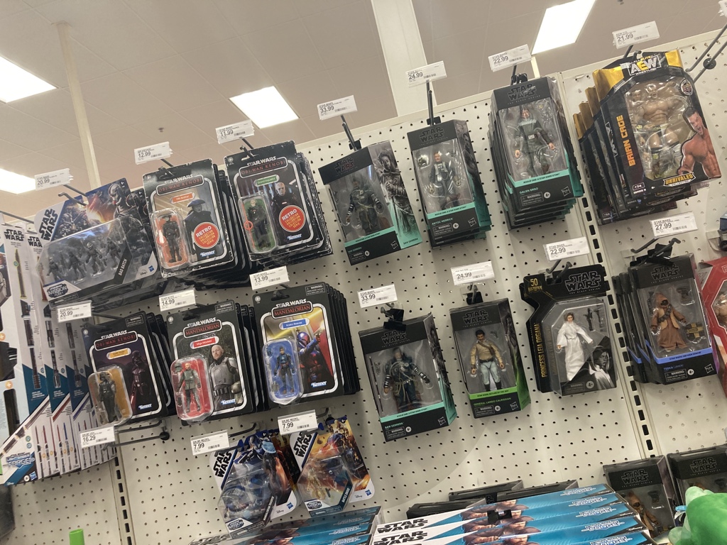 yak_face's tweet photo. Nice selection today #hasbro #starwars #vintagecollection #blackseries #retrocollection https://t.co/EHjyCahHxj