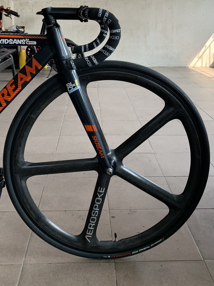 91santeria's tweet photo. WTS AEROSPOKE Front
No speleng , No crack , brakeline uda di itemin biar kece.
RIMS ONLY Tanpa BAN.
2.5 jt gak nego. Lokasi tangerang kota.
https://t.co/3YqFEq5nyH
#fnfjb #aerospoke #carbon #5spoke #rims https://t.co/CvmN3h3RVj