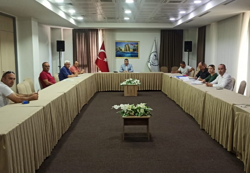 TC_Lapseki's tweet photo. İlçemiz Yaylalar ve Nusratiye köylerine yapılması planlanan içme suyu depolarinin ihaleleri Kaymakamligimiz 15 Temmuz Demokrasi ve Milli Birlik  salonunda gerçekleştirildi. https://t.co/kB00RFmgW0