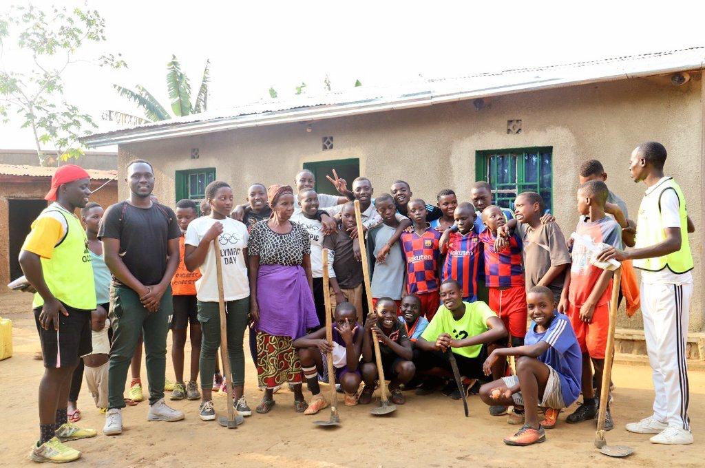 GSF_RC's tweet photo. Happy International Youth Day!
Promoting better awareness of the world programme of action for https://t.co/ZbKgiQUuiE represents #young peopleโs power to drive change in our community
@YouthCultureRW
#IYD2022
#IntergenerationalSolidality
#CreatingAworldForAllAges https://t.co/szOLE0iBGB
