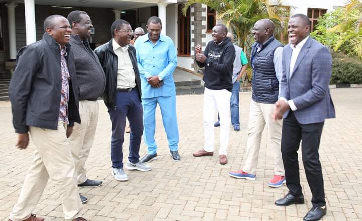 HonJBMuturi's tweet photo. At Karen before heading to State House @WilliamsRuto https://t.co/XFry3yVpw2