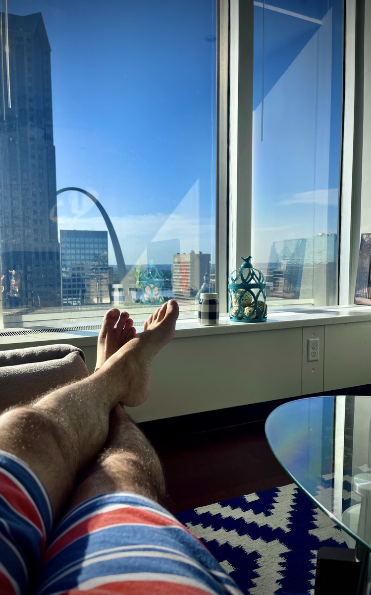 Enjoying my Web2 view &amp; sipping coffee while I wait for my favorite Web3 show to start, NFT Morning Alpha.
☀️
<a href="/piovincenzo_/">Pio</a> <a href="/allnick/">Nick O’Neill</a> <a href="/SpeculatorArt/">Kix</a> <a href="/niftyportal/">The Nifty (rebranded to BoDoggos Entertainment)</a>
