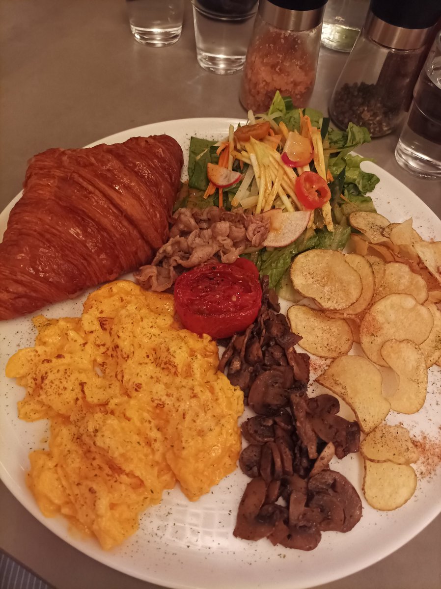 WARNABEN#4512 tweet media