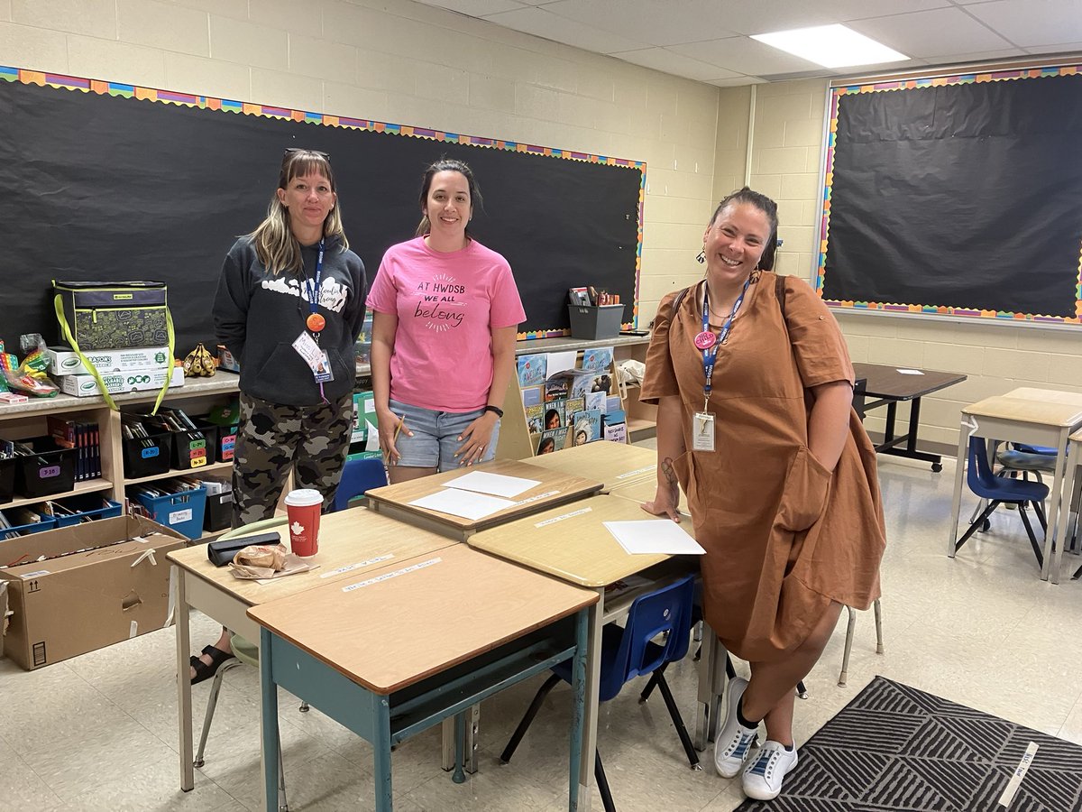 The <a href="/HWDSBSummerCamp/">Hwdsb Summer Camps</a> #POW group is making me think more about team planning and team teaching. This is a group of two teachers and an EA that chose to work &amp; plan together to teach students from Gr. 2-6. 1/?