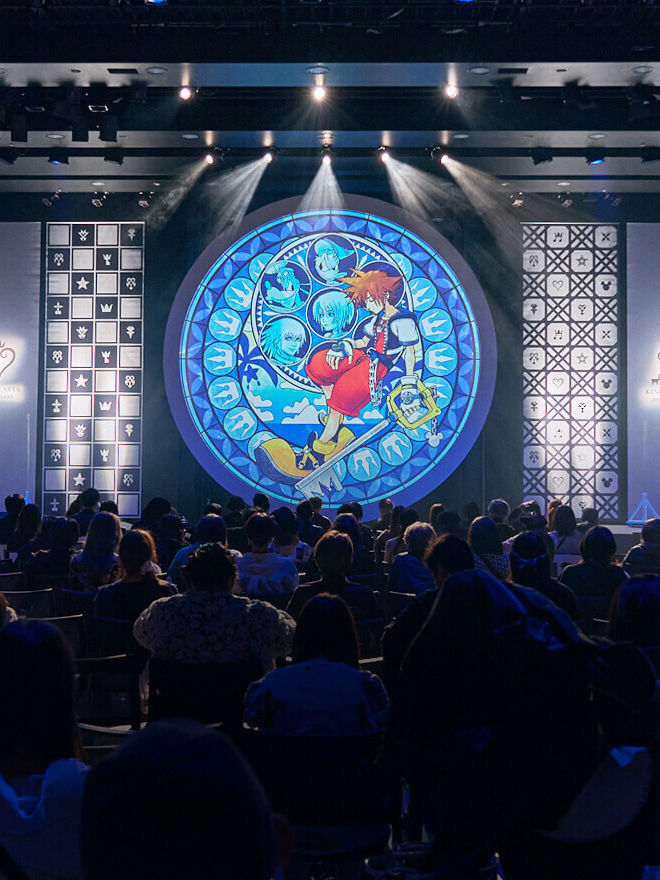 KINGDOMHEARTS's tweet photo. Transport yourself to the Kingdom Hearts 20th Anniversary Event which took place in Tokyo in April. #KH20th
 
Our new website features photos and special comments from key staff who have been involved with KH over the years 
 
Check it out: https://t.co/2hPNydFvtY https://t.co/8aPPhN7X66