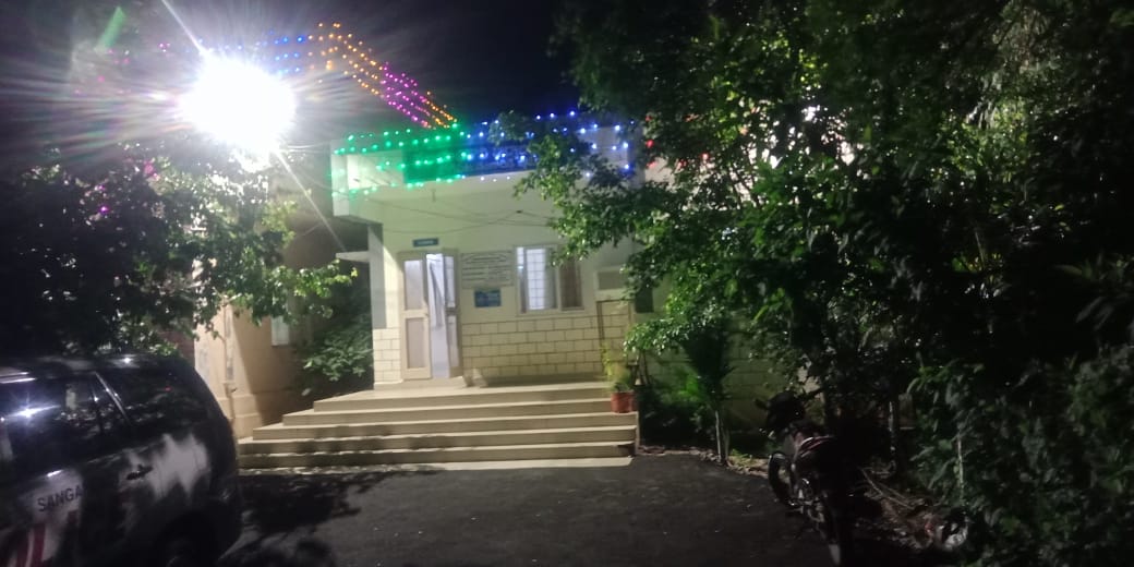 JogipetPs's tweet photo. Tri colur lights of  jogipet police station in view of 75th independence vajrostavam celebrations on 09.08.2022 https://t.co/XtbVhLFU7A