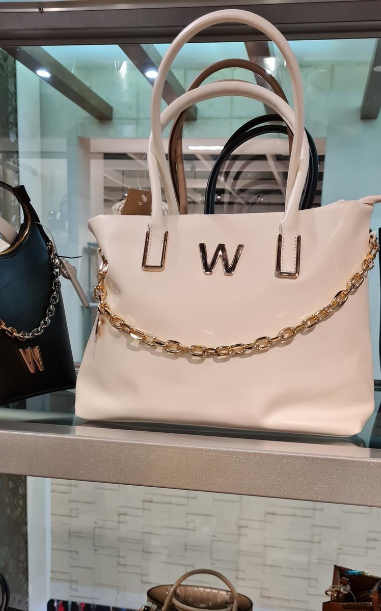 whats the matter honey
dont you like your guwucci bag