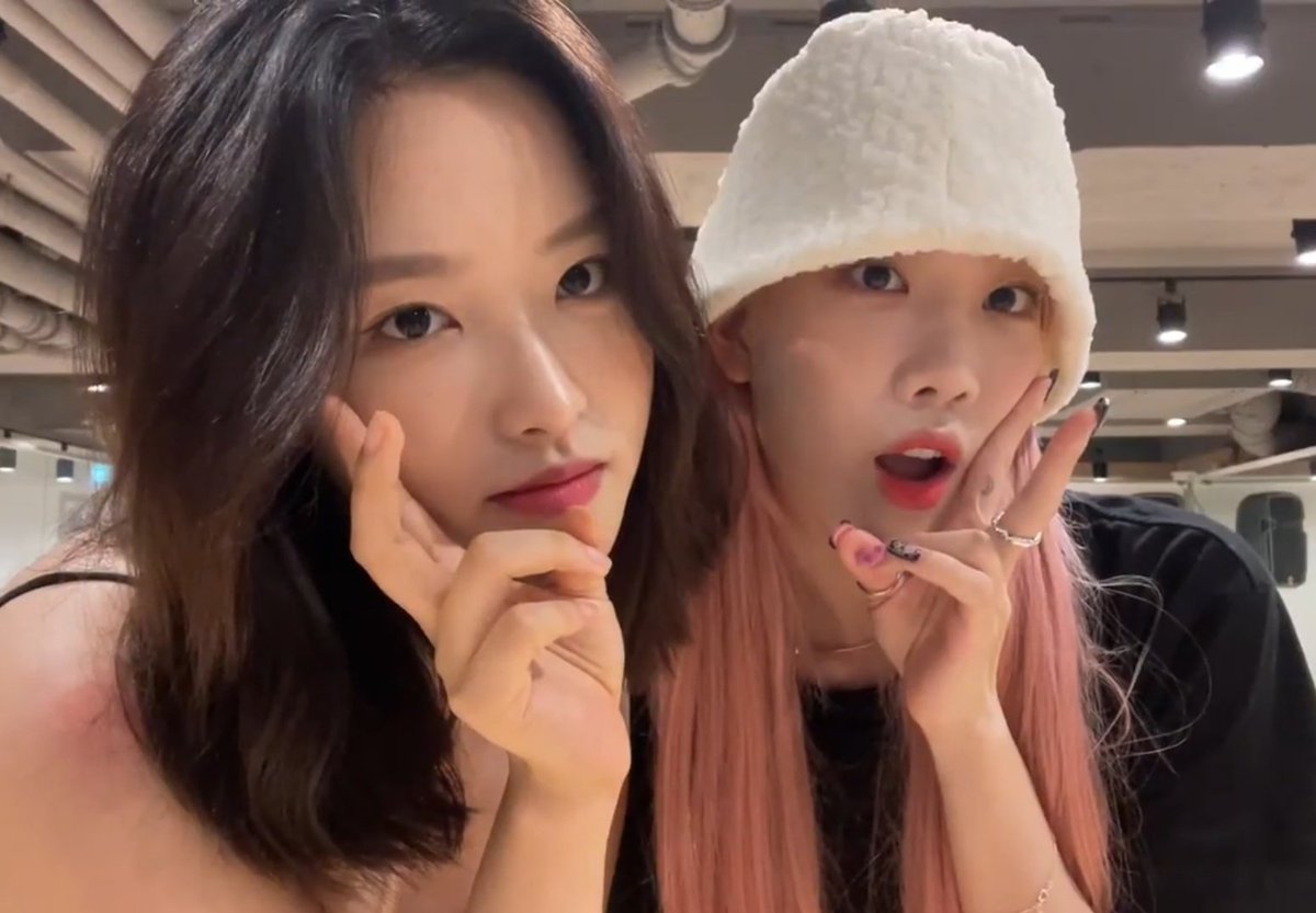 tiny_hyeju's tweet image. we love you, kim lip 🤍