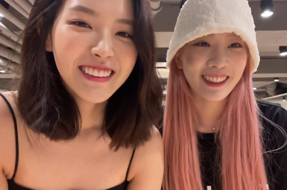 tiny_hyeju's tweet image. we love you, kim lip 🤍