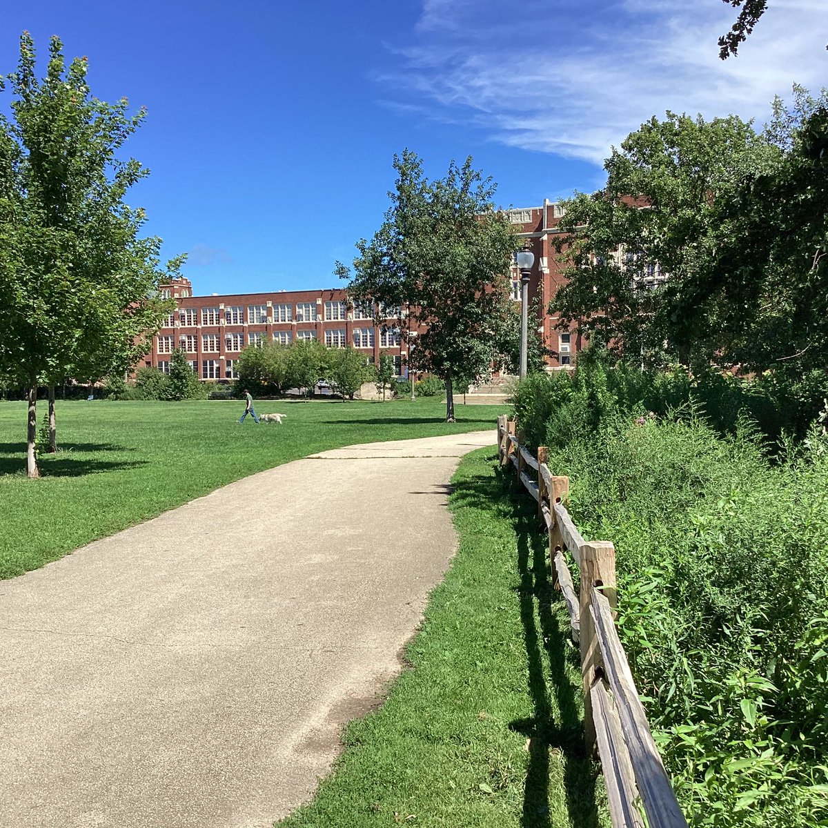 Amundsen_HS's tweet photo. Go take a hike! There are miles of beautiful walking/biking trails around our beautiful school and Winnemac Park. Go out and enjoy the wonderful greenery and lush flowers. https://t.co/st26B9Vyy9