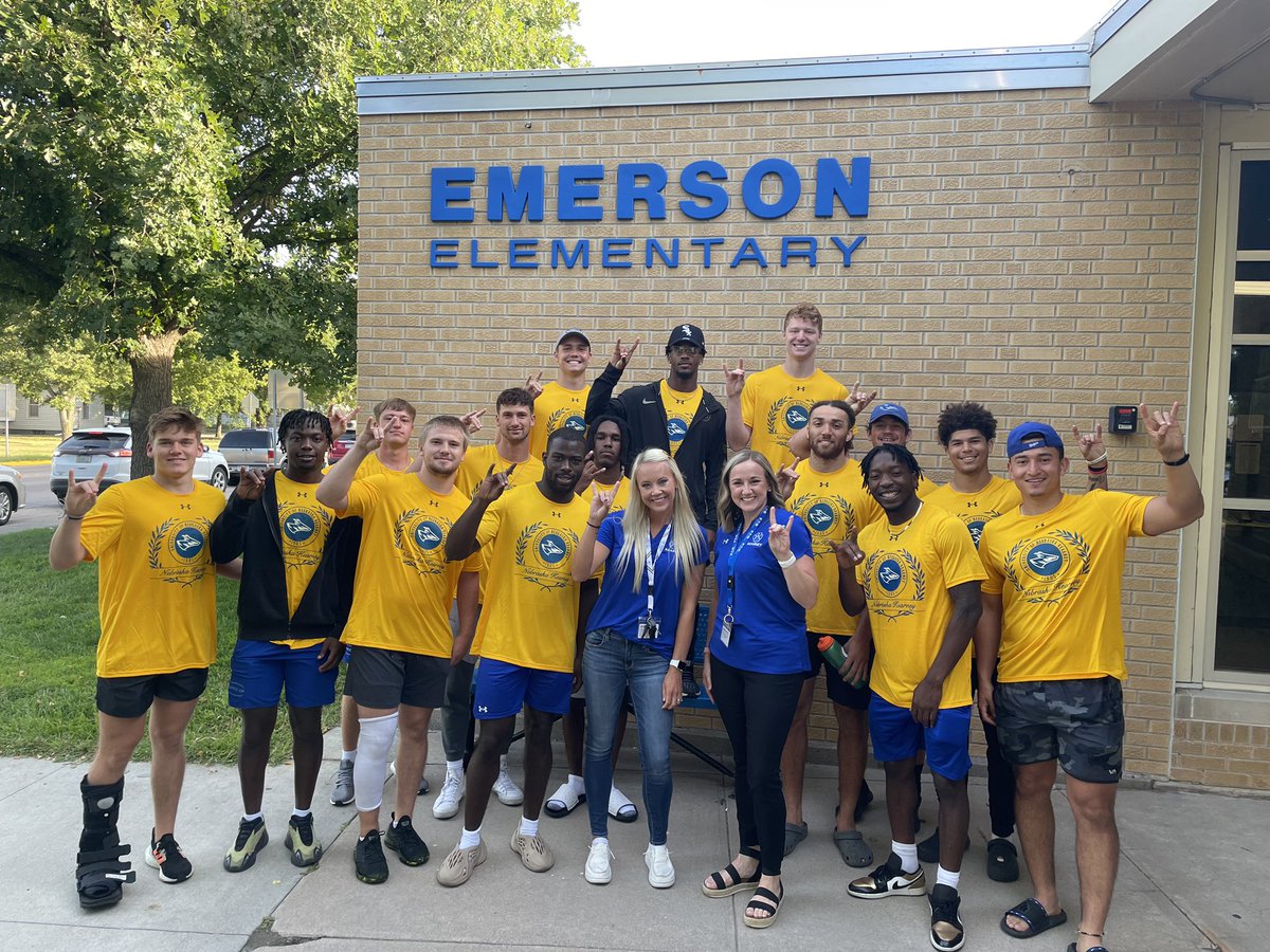 ✋✋✋✋✋✅FIRST FRIDAY BACK!!!  ITS HIGH 5 FRIDAY!!  <a href="/UNK_Football/">UNK Football</a>  got into 8 <a href="/KearneySchools/">Kearney Public Schools</a> Elementary  Schools this morning!!  Next up Practice!!  Llllleeetttzzz Gggggooooo!!  #LopesUpWeWin ✋✋✋✋✋