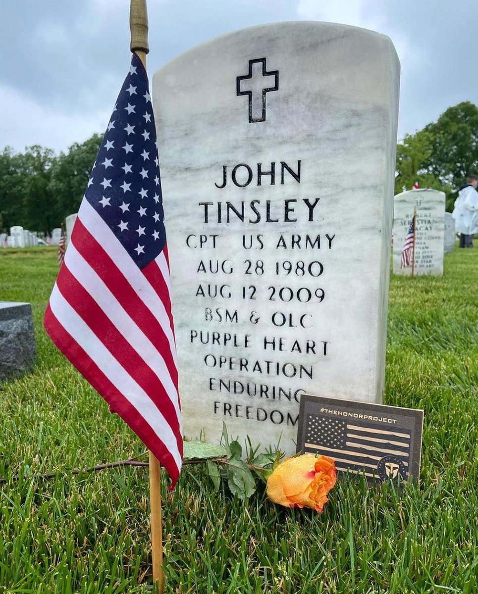op_hawkeye's tweet photo. 8.12.2009 ~ Captain John Tinsley 🇺🇸

#OpHawkeyeRemembers #JohnTinsley #FSU #3rdInfantryRegiment #OldGuard #7thSFG #BronzeStar #PurpleHeart #DeOppressoLiber 

📜 https://t.co/43PRbaplpY
📜 https://t.co/rPQ9RRKMVL
📰 https://t.co/DD7Bc32D2p
📰 https://t.co/pmX2cJUwTj https://t.co/GXzS6QDOWS