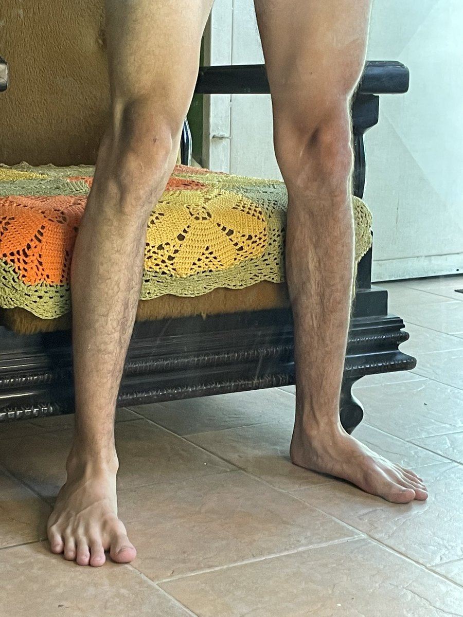 MxsterChris on Twitter "RT MxsterChris On 4s crawling to worship daddy’s crotch and legs