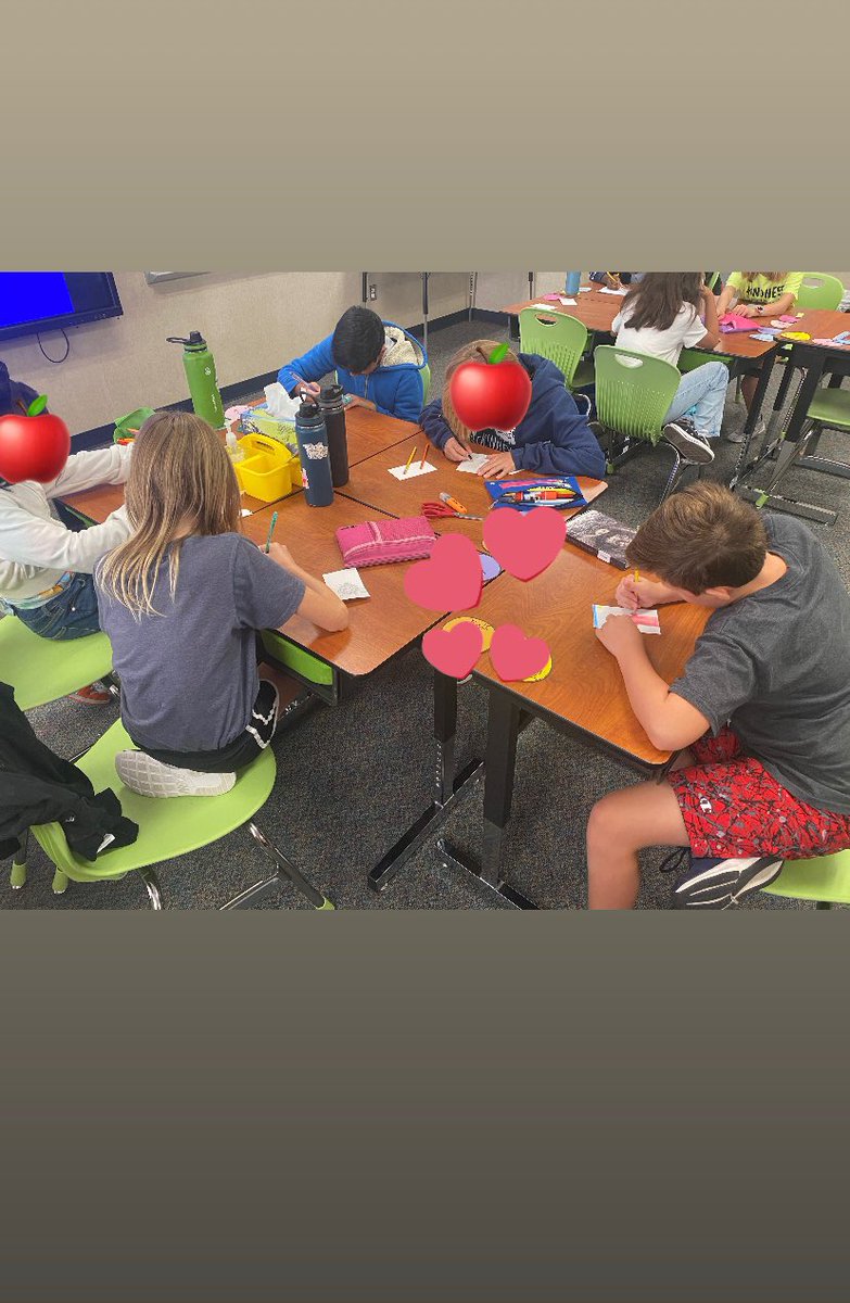 MsLawsClass's tweet photo. Working on some self-portraits for our family wall! @McClureMarshals #5thisfun #YouBelongInMISD #mccluremarshals #youbelong https://t.co/3XqcGsMA6w