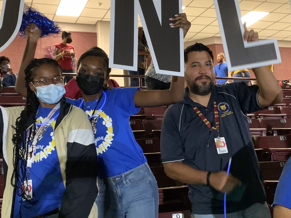 ConleyES_AISD's tweet photo. Look at these smile!  Kicking’ it at MOC for #aisdconvocation2022 https://t.co/k5UgXDhLQp