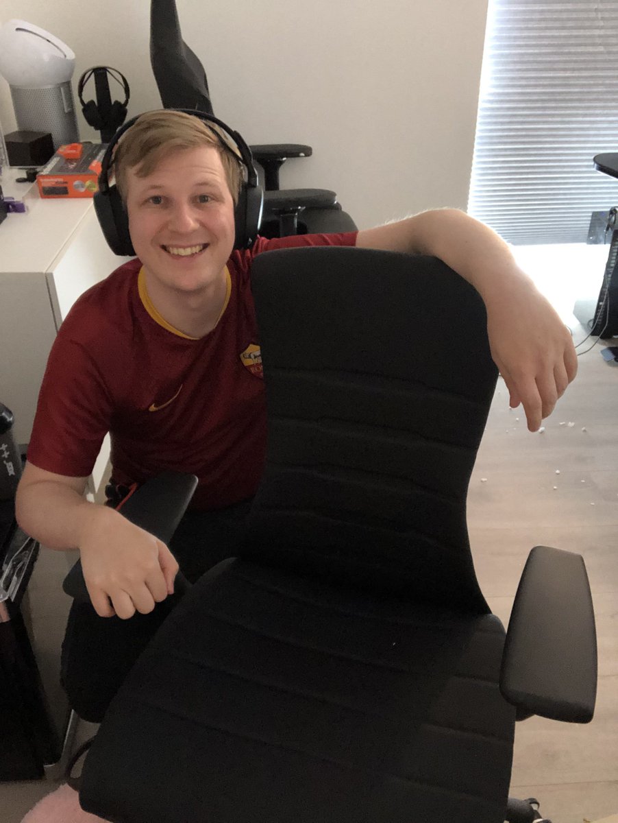 Zrool 尔 (@therealzrool) on Twitter photo 👑 <a href="/HMGaming/">Herman Miller Gaming</a> GIVEAWAY 👑
Together with <a href="/HMGaming/">Herman Miller Gaming</a> i've been lucky enough to give a Herman Miller x LogitchG Embody (1.800$)!
To Enter:
1⃣ Follow: <a href="/TheRealZrool/">Zrool 尔</a> & <a href="/HMGaming/">Herman Miller Gaming</a>
2⃣ Like and RT the post
Read more: link.thenode.gg/HM_Zrool_Twitt… 👑 <a href="/HMGaming/">Herman Miller Gaming</a> GIVEAWAY 👑
Together with <a href="/HMGaming/">Herman Miller Gaming</a> i've been lucky enough to give a Herman Miller x LogitchG Embody (1.800$)!
To Enter:
1⃣ Follow: <a href="/TheRealZrool/">Zrool 尔</a> & <a href="/HMGaming/">Herman Miller Gaming</a>
2⃣ Like and RT the post
Read more: link.thenode.gg/HM_Zrool_Twitt…