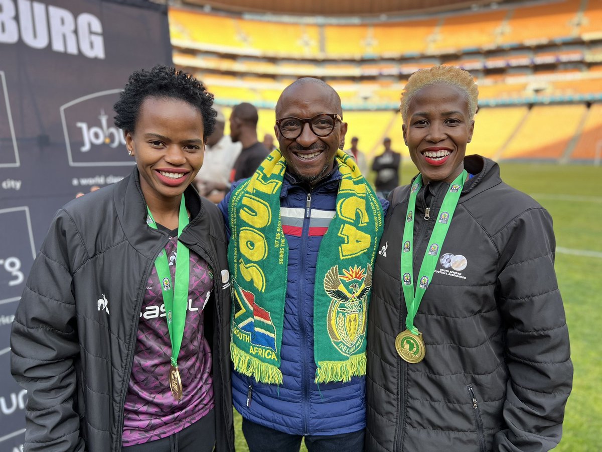 #FlashBackFriday
Taking a look back at our meet &amp; greet with the Women's Africa Cup of Nation's champions <a href="/Banyana_Banyana/">Banyana_Banyana</a>. Twas indeed an honour 2 share a special moment them. We will continue celebrating them, &amp; super phenomenal women, throughout Women's month🏆⚽️ #WAFCONChamps