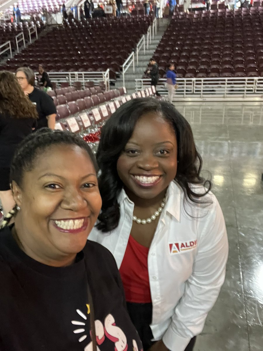 j_simonique's tweet photo. @drgoffney Aldine 2022 https://t.co/vIr0ZfDw8Z