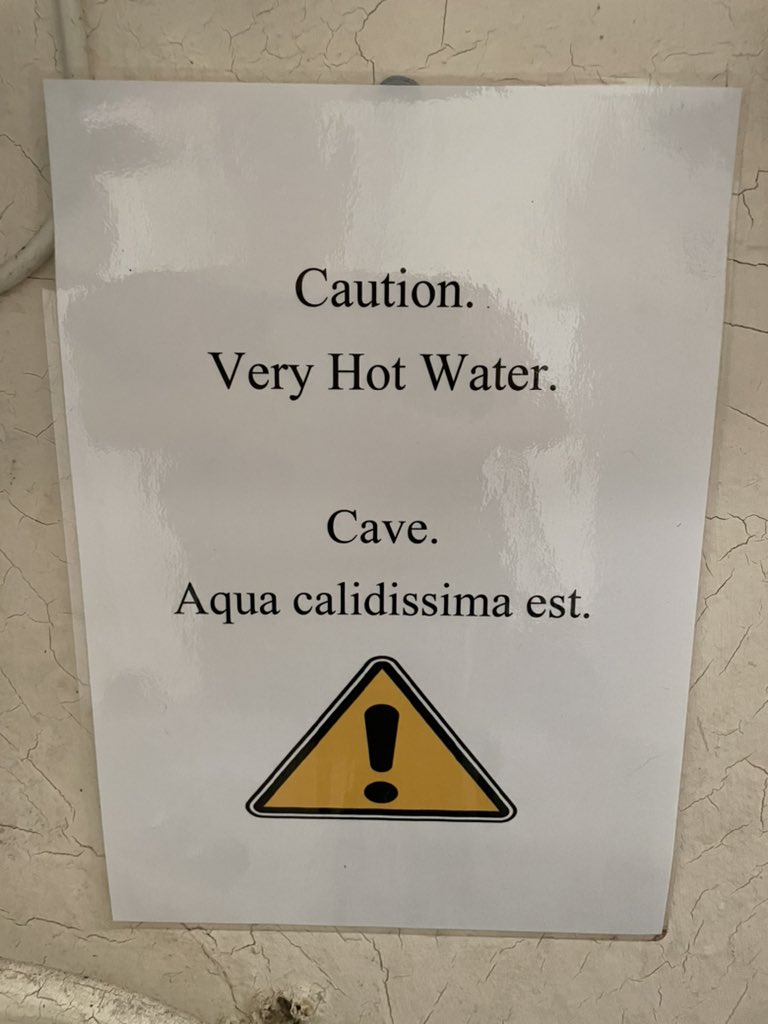 _Jess_Matthews's tweet photo. Also 10/10 for this sign 💧 ⛔️ https://t.co/9Ss0QSDj5z
