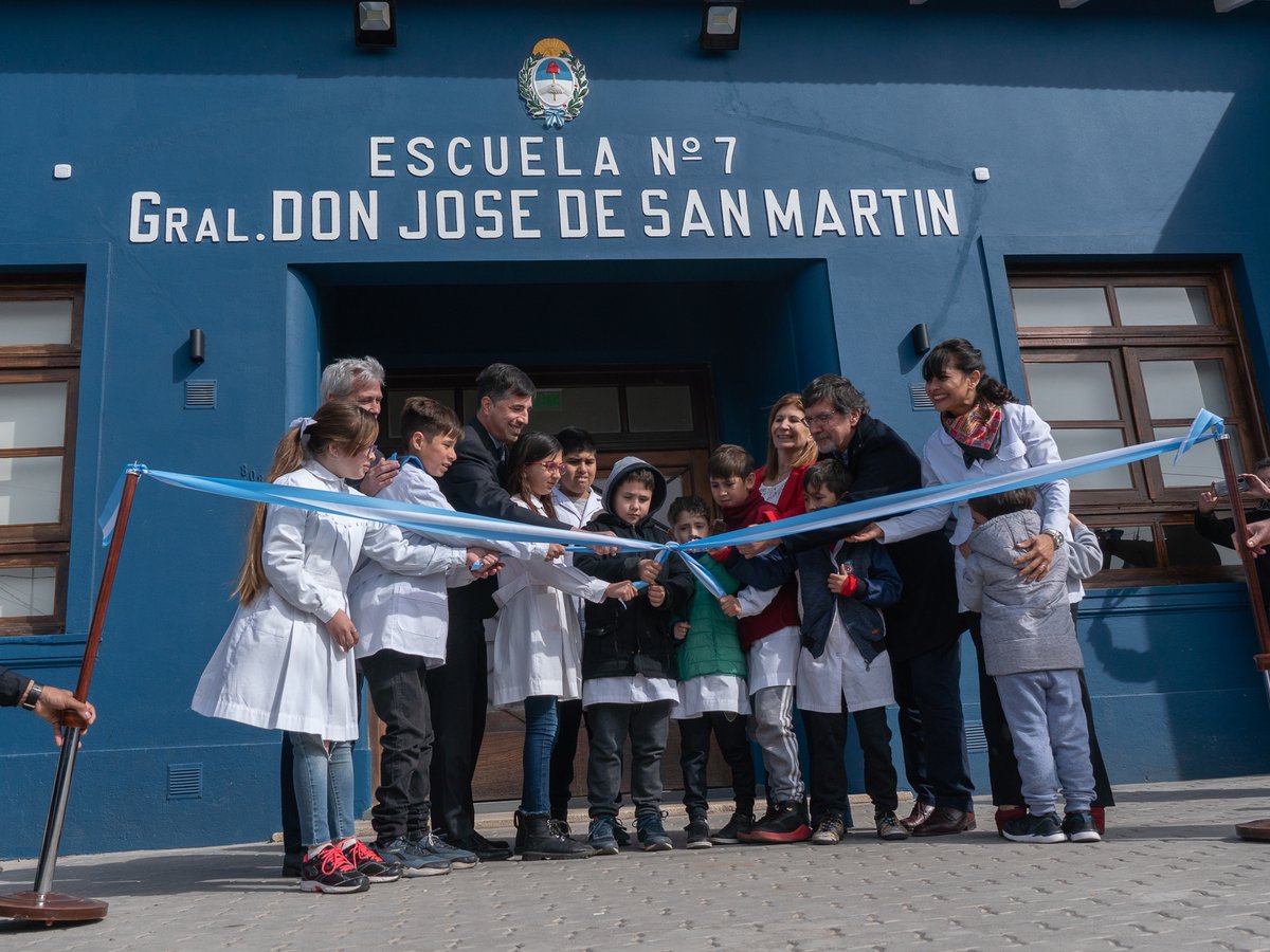 generalviamonte's tweet photo. Reinauguramos la Escuela 7 de Los Toldos😍. 
✅Otra obra que hicimos junto a @AlbertoSileoni para garantizar mejores condiciones de estudio a más de 433 alumnos. https://t.co/foruVGnYEB