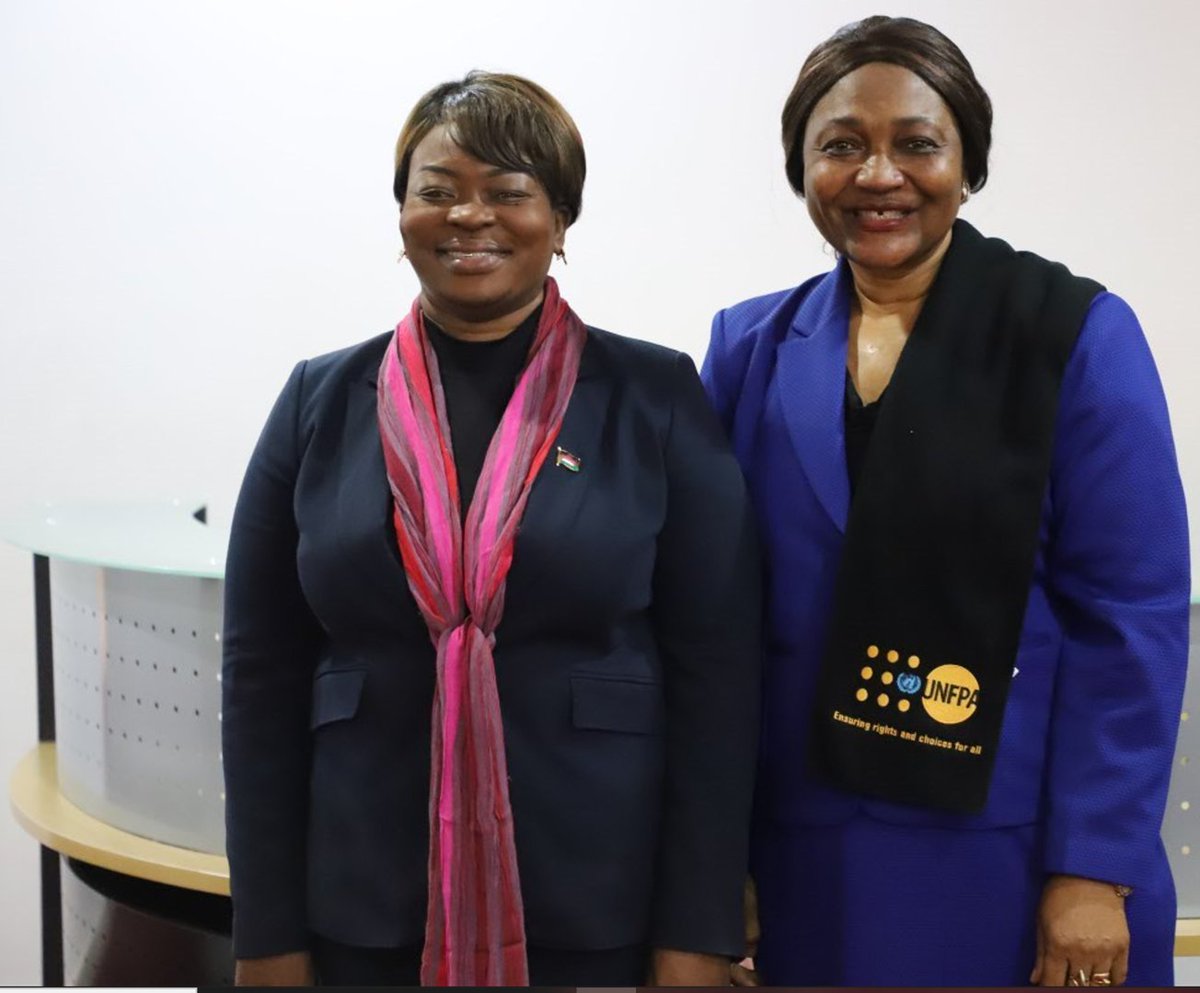 UNFPAMalawi's tweet photo. Meeting today btw @UNFPA Malawi's 🇲🇼 OIC @mirandatabifor &amp; Speaker of Parliament Rt Hon. Catherine Gotani Hara. The two discussed dif issues incl #Population #Development &amp; #EconomicEmpowerment of women &amp; girls, as key drivers for economic devt in the society #LeaveNoOneBehind https://t.co/p2pQeq1zM5