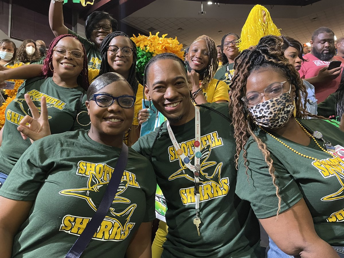 Shotwell Showing Up &amp; Showing Out 😜 #shotwellsharks #AISDConvocation2022