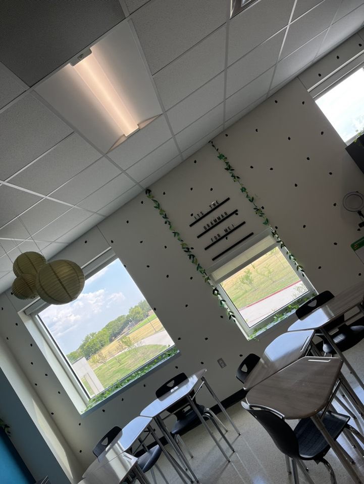 ERLancasterMS's tweet photo. LMS teachers are ready for getting ready for the year! Check out some of the awesome learning environments! #GAMEonLMS #TigerUp https://t.co/bTq3eiBLIH