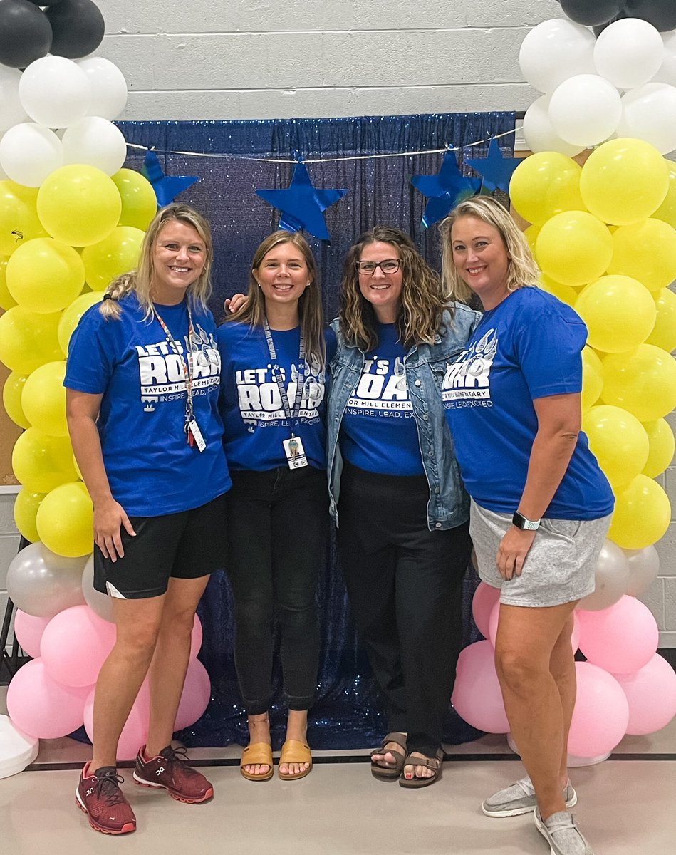 MrsClementsTM's tweet photo. First grade team is ready for a great year!! @cbramlage919 @brit_starnes @caityschroder_ #TMgenius https://t.co/79uqnrAvhy