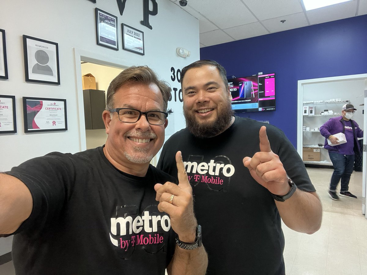 Life According to Rob & Didi tweet media