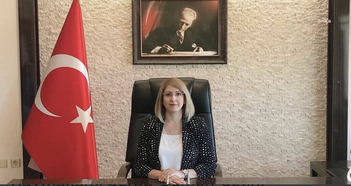 Who? (@who98408150) on Twitter photo 2022-08-12 13:39:11 İzmir Karaburun'da satın aldığı 'Tarım alanı' vasfındaki arsayı, 'Zeytin salamura tesisi' kuracağı gerekçesiyle yapılaşmaya açtırıp 2ay sonra satarak haksız kazanç elde eden Karaburun Kaymakamı Serap Özmen Çetin,Şanlıurfa'nın Haliliye ilçesine atandı.+ #cokusdonemi İzmir Karaburun'da satın aldığı 'Tarım alanı' vasfındaki arsayı, 'Zeytin salamura tesisi' kuracağı gerekçesiyle yapılaşmaya açtırıp 2ay sonra satarak haksız kazanç elde eden Karaburun Kaymakamı Serap Özmen Çetin,Şanlıurfa'nın Haliliye ilçesine atandı.+ #cokusdonemi