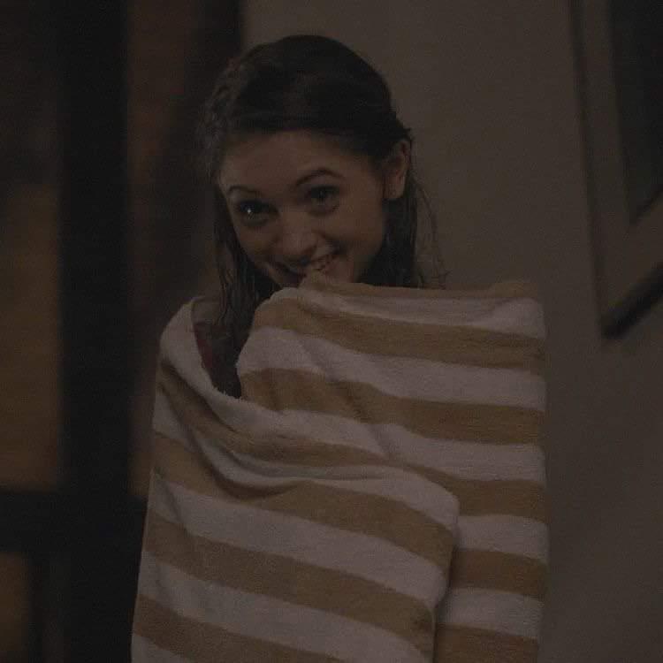 NancyWThinker's tweet photo. Nancy Wheeler in 
01×02 'The Weirdo on Maple Street' https://t.co/2EezMvVNfT