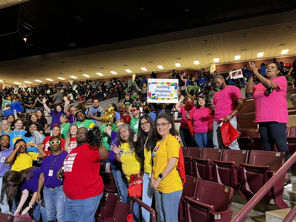 iliana_kd's tweet photo. #AISDConvocation2022 🔥 @StephensES_AISD https://t.co/NgowFzx99W