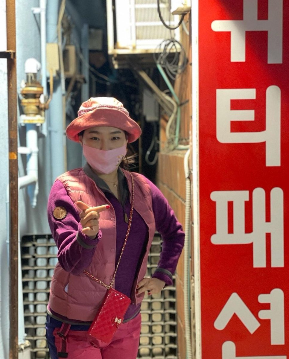 eunjijoa68's tweet photo. ㅇㄴ 최란 부캐가 여기섴ㅋㅋㅋㅋㅋㅋ
란이이모 연기하는 은지가 보고싶으시다면 <해장님> 웹예능 추천드립니다 ㅈㄴ 재밌어요
길은지 엄마가 최란임 https://t.co/WwiioAiSLr